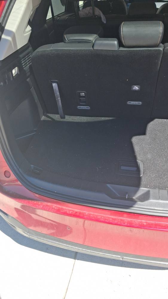 Cargo area, spotless